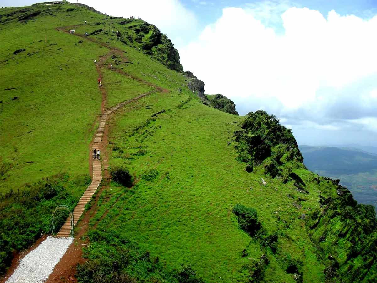 Mullayanagiri Peak Trek